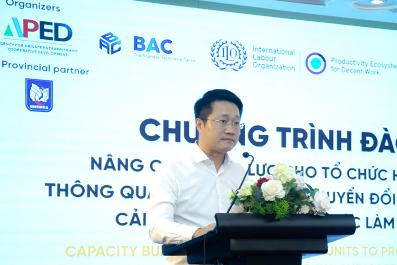 Ông Đinh Trung Dũng, đại diện Trung tâm Hỗ trợ doanh nghiệp, Cục Phát triển doanh nghiệp tư nhân và kinh tế tập thể, Bộ Tài chính phát biểu khai mạc khóa học