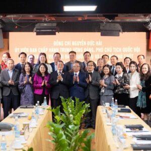 Toàn thể đại biểu chụp ảnh lưu niệm