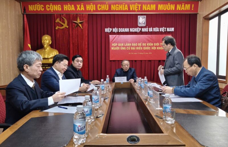 Toàn cảnh cuộc họp.
