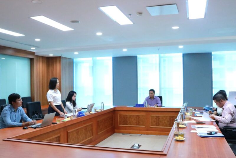 Quang cảnh cuộc họp