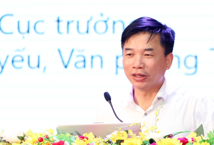 TS Đào Văn Thành - Phó cục trưởng Cục Chuyển đổi số, Cơ yếu, Văn phòng Trung ương Đảng - trình bày chuyên đề chuyển đổi số trong các cơ quan Đảng - Ảnh: TRỌNG NHÂN